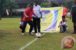 Wabub Buka Turnamen Sepak Bola Antar Pelajar