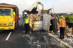 Petugas Tol Tewas saat Mengamankan Jalur Kecelakaan