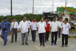 Sinergi Lima BUMN Lakukan Pengiriman Semen Harga Terjangkau di Papua
