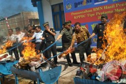 Bea Cukai Meulaboh musnahkan rokok ilegal