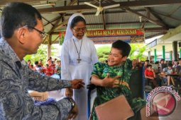 JR Saragih Beri Dukungan Difabel Lomba Komputer