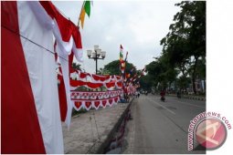 Pedagang Bendera Keluhkan Sepinya Pembeli