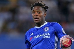 Batshuayi pimpin Chelsea hadapi Burnley