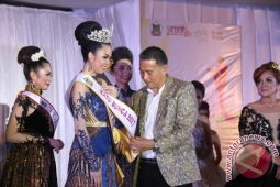 Gabriella Mandolang "Ratu Bunga" 2017