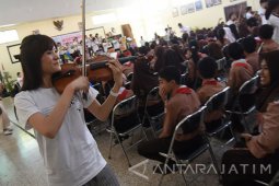 Kunjungan Worldship Orchestra