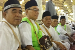 Bupati Lepas JCH Sekadau di Embarkasi Batam