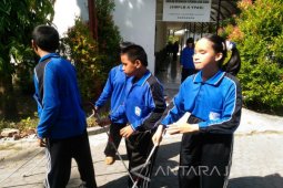 Peringati Kemerdekaan, Siswa Tuna Netra Ikuti Lomba