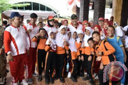 Wali Kota Lepas Peserta Gerak Jalan
