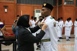 100 Paskibraka Surabaya 2017 Dikukuhkan