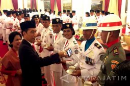 Jokowi Rekam Vlog Bersama Anggota Paskibraka (Video)