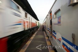 87 Perjalanan KA Disiapkan Daop Surabaya Hadapi Natal dan Tahun Baru