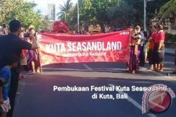 Festival Kuta "Seasandland" Tampilkan Parade Budaya Daerah (video)