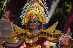 Buleleng Endek Carnaval, Ambil Tema "Moonlight"