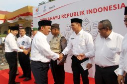 Puncak HUT 72 RI, PTPN VII-PGN Upacara Bersama Dan Memberikan Penghargaan Karyawan