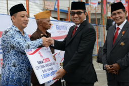 Pelindo II Serahkan CSR Saat HUT RI