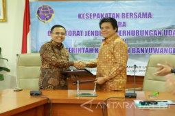 Bupati-Kemenhub Teken Kerja Sama Akselerasi Bandara Banyuwangi