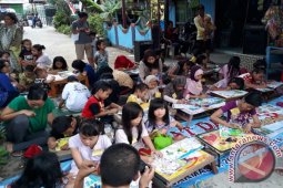 LOMBA MEWARNA HUT RI