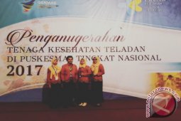 Tiga Tenaga Kesehatan Terima Penghargaan Teladan