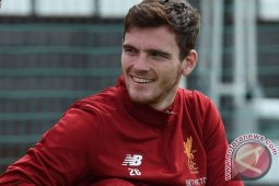 Robertson Siap Lakoni Debut Kala Liverpool Jamu Palace