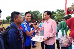 BUPATI TANAH LAUT MENUTUP GELARAN GALA DESA