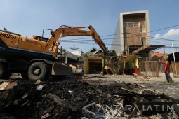 Pemkot Surabaya Tertibkan 840 Banggunan Liar
