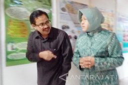 Risma: Jangan Jadi Konsumen Terus, Jadilah Produsen