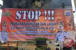 Polsekta Banjarmasin Timur Pasang Spanduk Larangan Karhutla