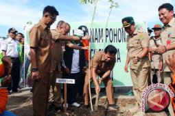 Bupati Ajak Sedekah Oksigeh Dengan Menanam Pohon