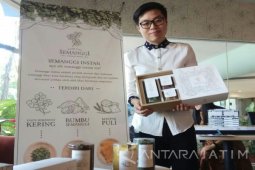 Mahasiswa UKP Bantu UMKM Kampung Semanggi Desain Kemasan