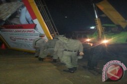 Papan Reklame Ilegal Kembali Dibongkar