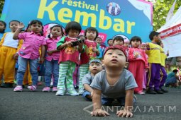 Ada Festival Orang Kembar di Banyuwangi