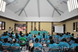 Persekutuan Wanita Kristen Manokwari Studi Banding ke Surabaya