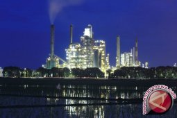 Harga minyak turun jelang pendaratan badai Harvey