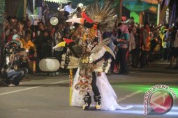 Menyaksikan Keragaman Kalsel Di Festival Pasar Terapung
