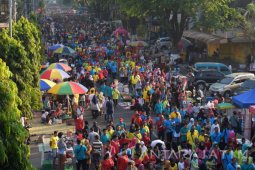 Ribuan Orang Ikuti Jalan Sehat Warna Warni Inka