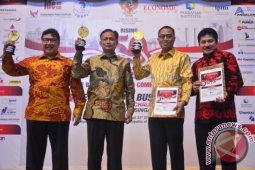 Bank Sumut  Raih Tiga  Anugerah Perbankan