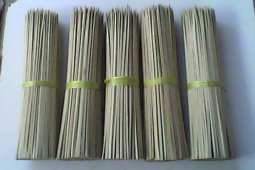 Pengrajin Tusuk Sate Di Bogor Kebanjiran Pasanan