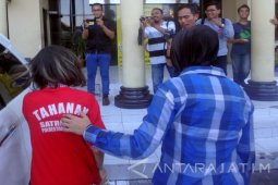 Polisi Selidiki Pedagang Emas Palsu di Pasar Blauran Surabaya