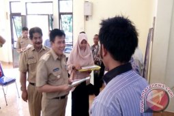 Pemkab Bangka Tengah Salurkan Bantuan Pakan