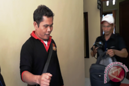 Edyanto Dijemput Polisi  Dari Bandara