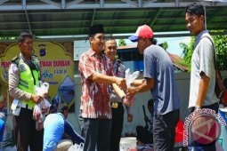 Polsekta Banjarmasin Tengah Berbagi Daging Kurban