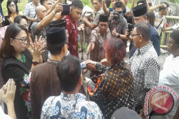 Bupati Minahasa Utara Serahkan Langsung Hewan Qurban