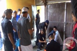 Gegana selidiki ledakan di atap rumah warga