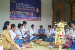 Anggota DPR-RI Supadma Rudana Bertemu Konstituen di Bali
