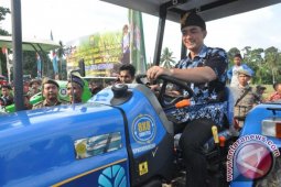 Zola: Bantuan alsintan penghargaan atas komitmen petani