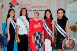 Putri Indonesia Kagumi batik Medan