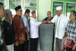 Pangkostrad Sumbang Ambal Masjid Pusat Pasar