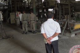 Pabrik Kertas yang Dikeluhkan Warga Jembrana Diperiksa Petugas