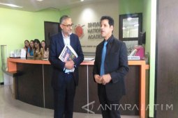 Dubes Inggris Memotivasi Siswa Rajin Belajar (Video)