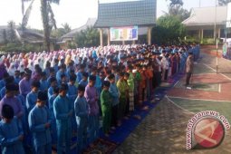 SMPN 19 Jambi gelar doa untuk Rohingya (Video)